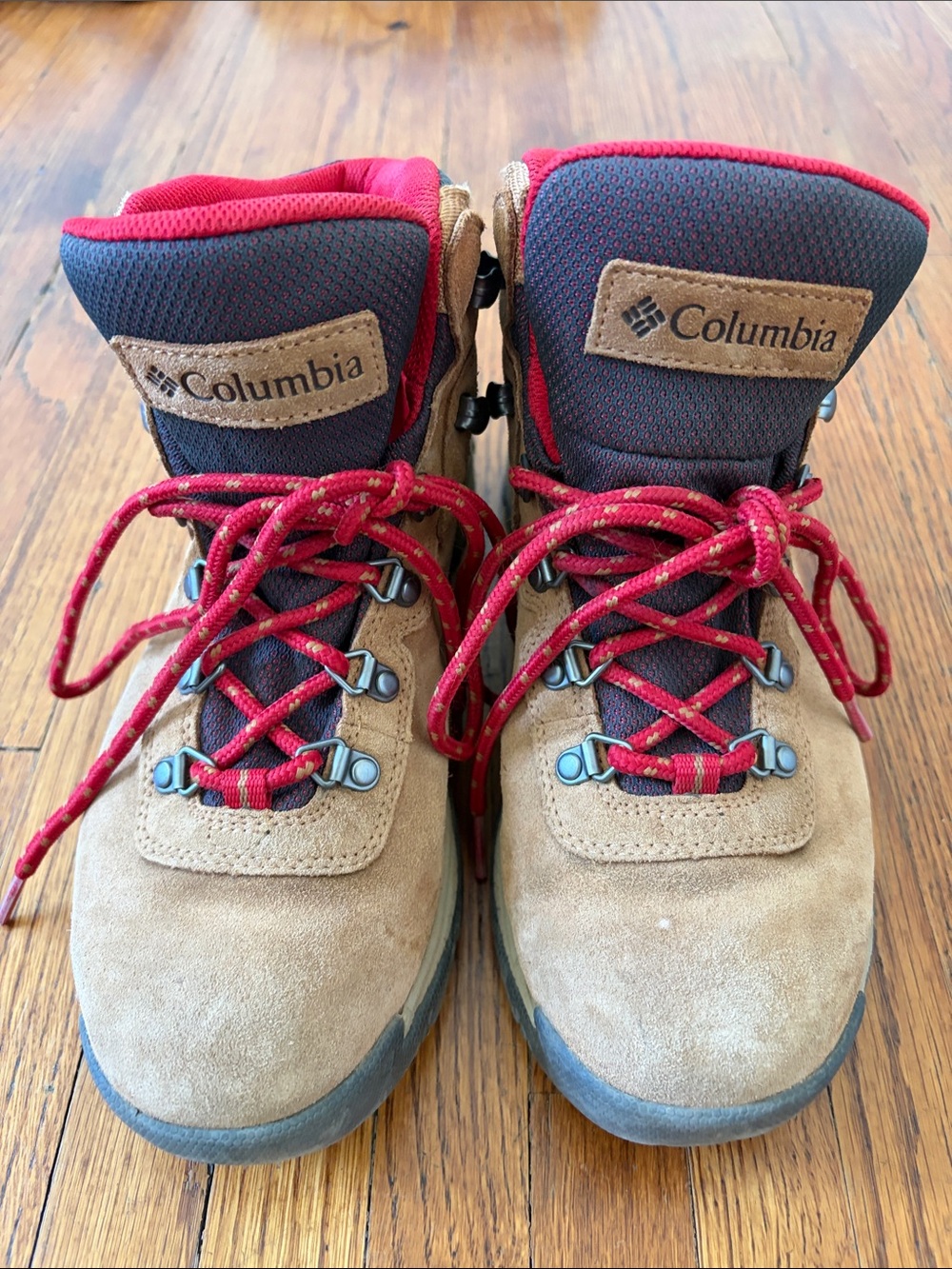 Women’s Columbia Tan and Red Lace-Up Hiking Boots size 9 great condition
